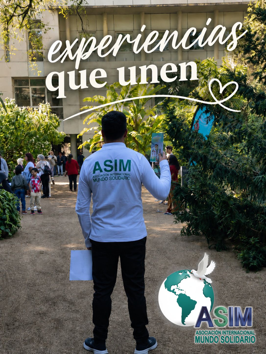 Voluntario de ASIM en una jornada comunitaria, campaña Experiencias que Unen